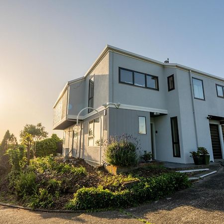 Cosy Unit With Incredible Views & Sky Tv Villa Whanganui Exterior photo