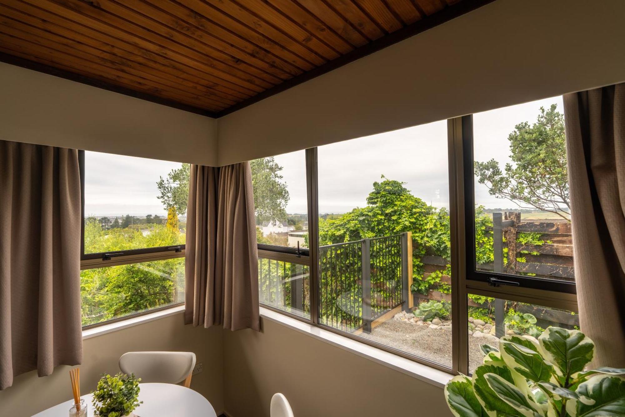 Cosy Unit With Incredible Views & Sky Tv Villa Whanganui Exterior photo